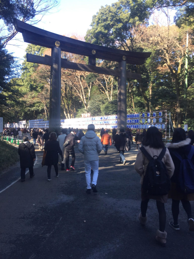 明けましておめでとうございます。新年初日は初詣に出かけました。