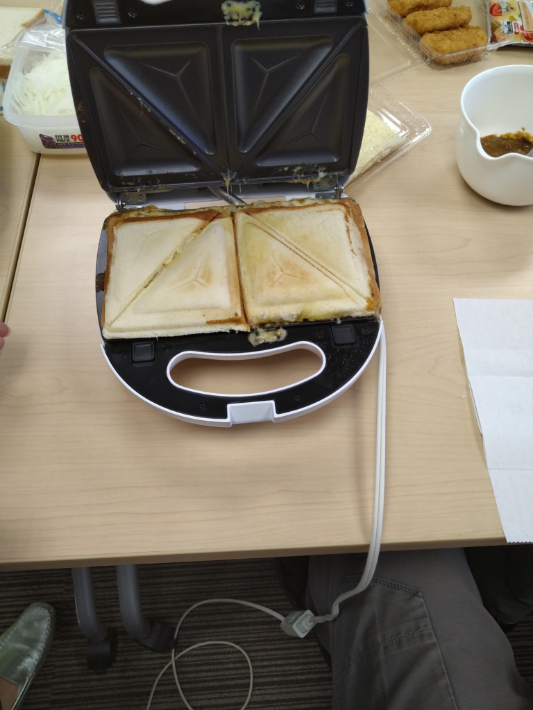 心もほっと温まるホットサンド